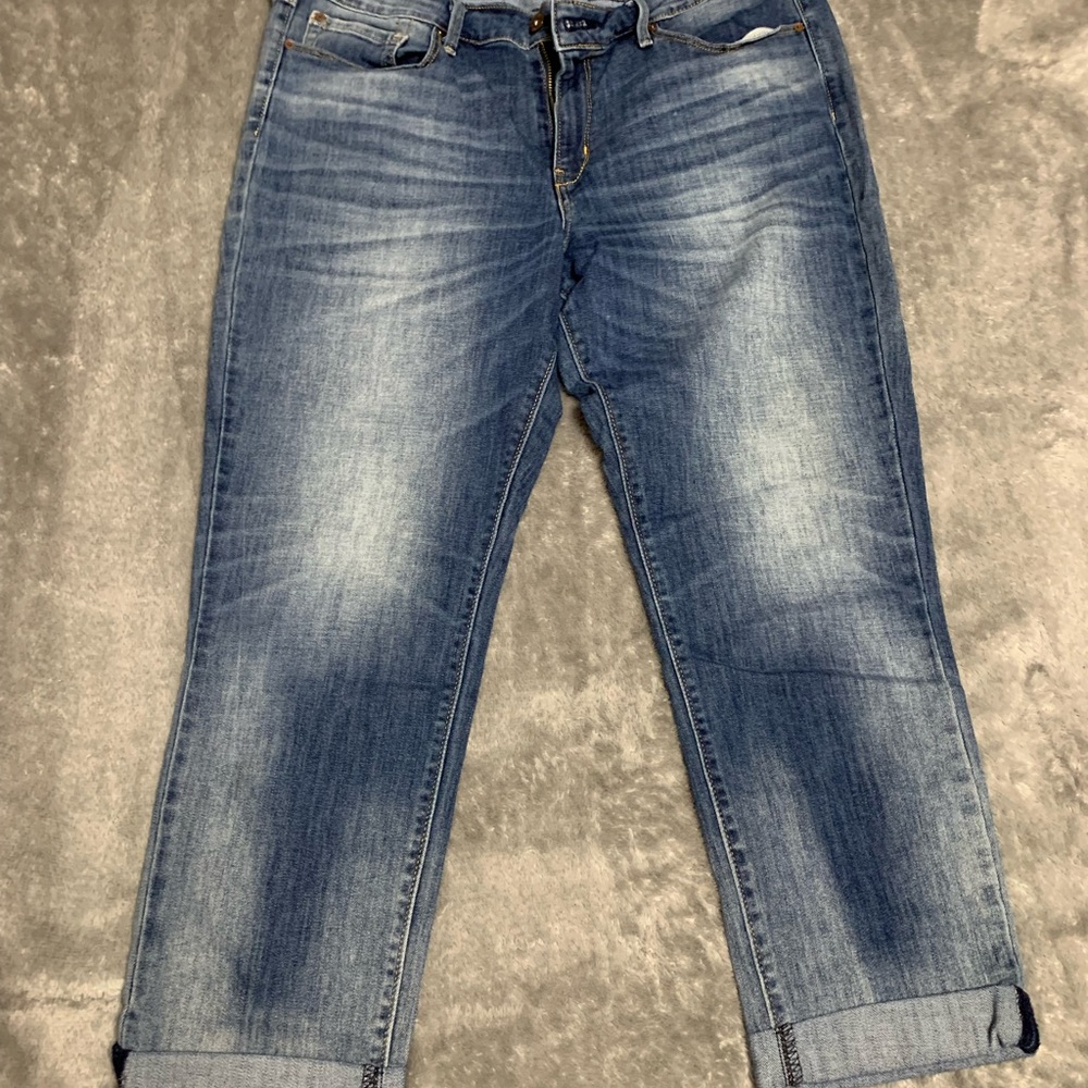 Levi’s Strauss women’s blue jean capris.